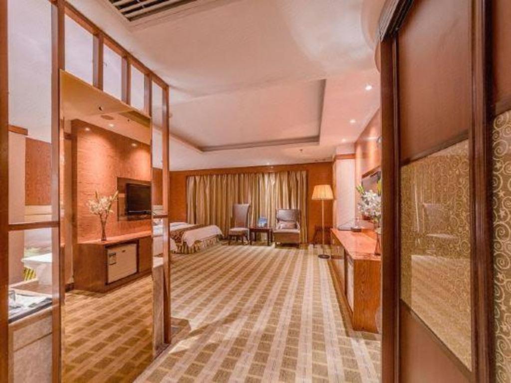 Airport Liwan Hotel Гуанчжоу Экстерьер фото