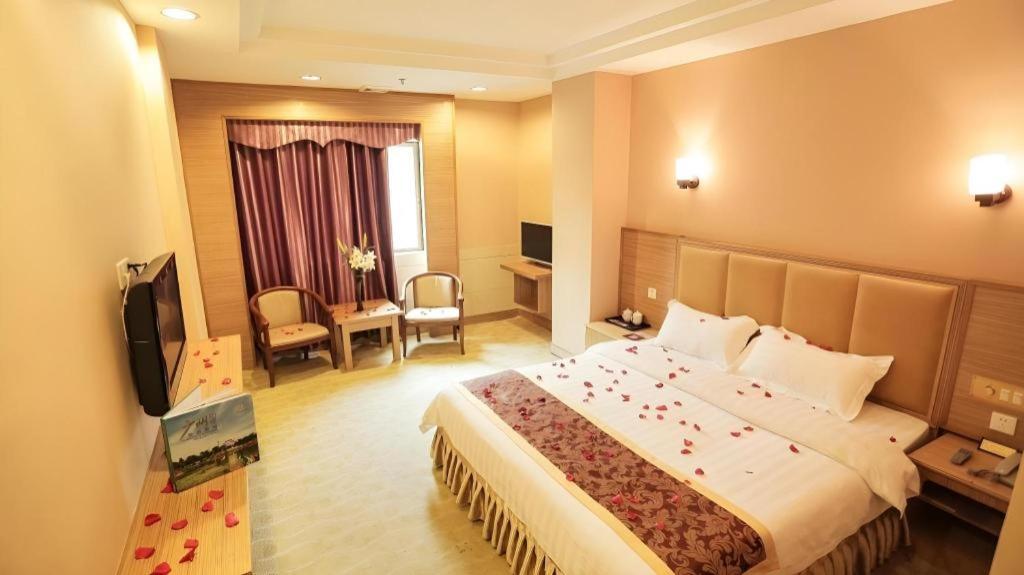 Airport Liwan Hotel Гуанчжоу Экстерьер фото