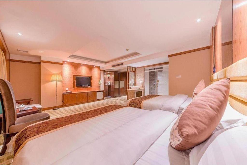 Airport Liwan Hotel Гуанчжоу Экстерьер фото
