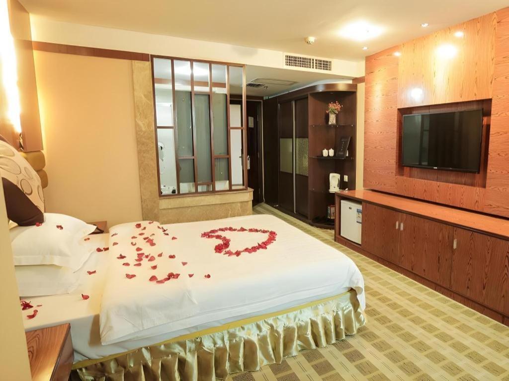 Airport Liwan Hotel Гуанчжоу Экстерьер фото