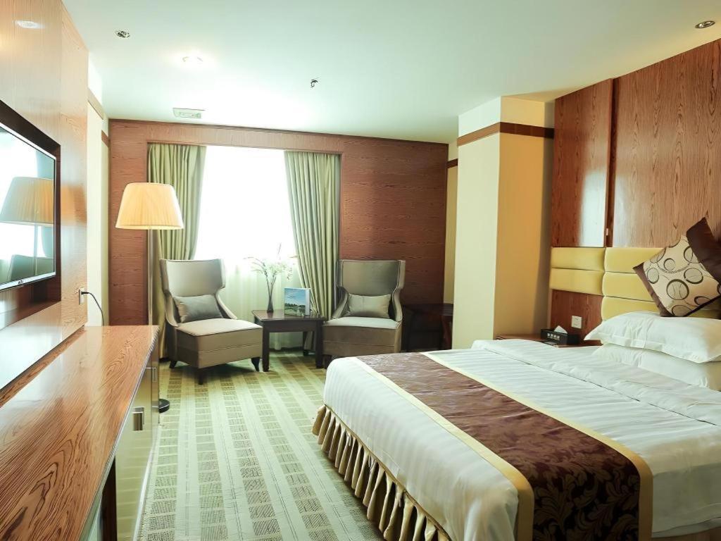 Airport Liwan Hotel Гуанчжоу Экстерьер фото